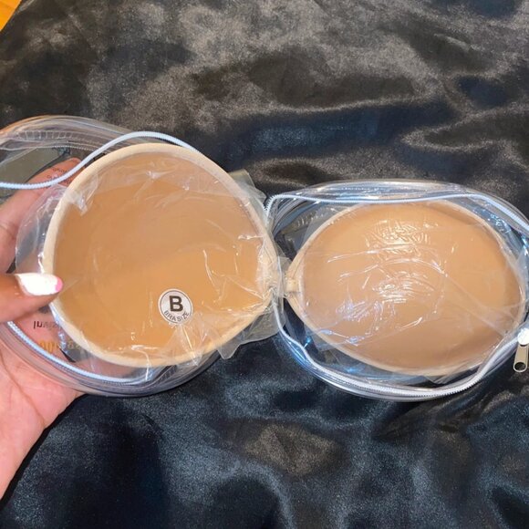 New wingslove B cup invisible adhesive bra - Picture 3 of 3